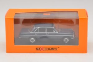 Mercedes 200D W115 Blau Maxichamps 1:43 940034000 Metall – Bild 5 von 5