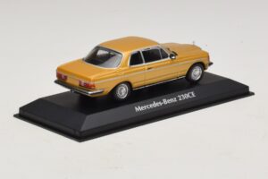 Mercedes 230 CE C123 Gold Metallic Maxichamps 1:43 940032220 Metall – Bild 2 von 5