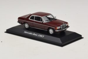 Mercedes 230 CE C123 Rot Maxichamps 1:43 940032221 Metall – Bild 3 von 5