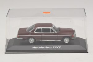 Mercedes 230 CE C123 Rot Maxichamps 1:43 940032221 Metall – Bild 4 von 5