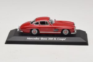 Mercedes 300 SL W198 Rot Maxichamps 1:43 940039001 Metall