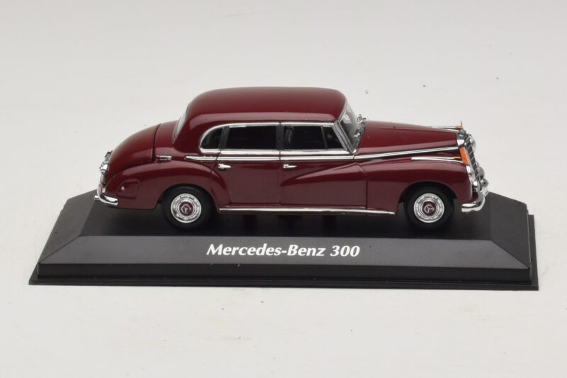 Mercedes 300 W186 Dunkelrot Maxichamps 1:43 Mercedes 300 W186 Dunkelrot Maxichamps 1:43 940039060 Metall