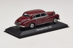 Mercedes 300 W186 Dunkelrot Maxichamps 1:43 940039060 Metall – Bild 2 von 5