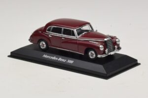 Mercedes 300 W186 Dunkelrot Maxichamps 1:43 940039060 Metall – Bild 3 von 5