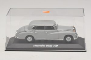 Mercedes 300 W186 Grau Maxichamps 1:43 940039061 Metall – Bild 4 von 5