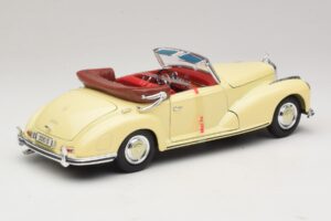 Mercedes 300S Creme Maisto 1:18 31806 Metall – Bild 3 von 8
