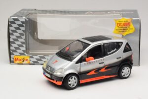 Mercedes A-Class W168 D. Coulthard Silber Maisto 1:18 35841 Metall – Bild 8 von 8