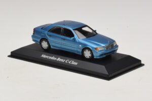 Mercedes C-Class W202 Blau Metallic Maxichamps 1:43 940037060 Metall – Bild 3 von 5