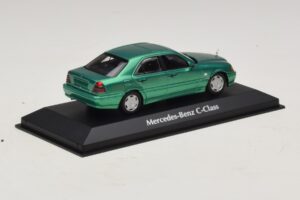 Mercedes C-Class W202 Grün Metallic Maxichamps 1:43 940037061 Metall – Bild 2 von 5