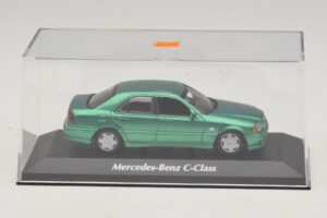 Mercedes C-Class W202 Grün Metallic Maxichamps 1:43 940037061 Metall – Bild 4 von 5