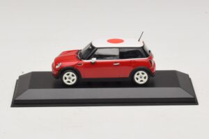 Mini Cooper One R50 Rot Mit Japanischer Flagge Minichamps 1:43 MINI034 Metall