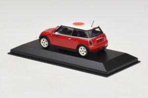 Mini Cooper One R50 Rot Mit Japanischer Flagge Minichamps 1:43 MINI034 Metall – Bild 3 von 5