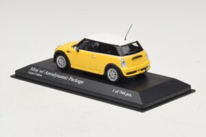Mini Cooper One R50 mit Aero-Paket Gelb Minichamps 1:43 431138274 Metall – Bild 3 von 4
