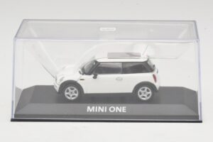 Mini Cooper S R53 Weiss Mit Panoramadach Minichamps 1:43 MINI020 Metall – Bild 4 von 5