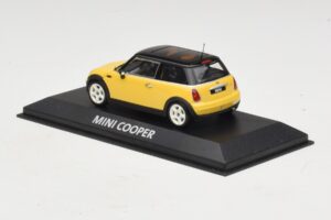 Mini Cooper S R53 Gelb Mit Schwarzem Dach Minichamps 1:43 MINI031 Metall – Bild 3 von 4