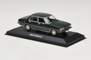 Opel Rekord D Dunkelgrün Maxichamps 1:43 940044001 Metall – Bild 3 von 5