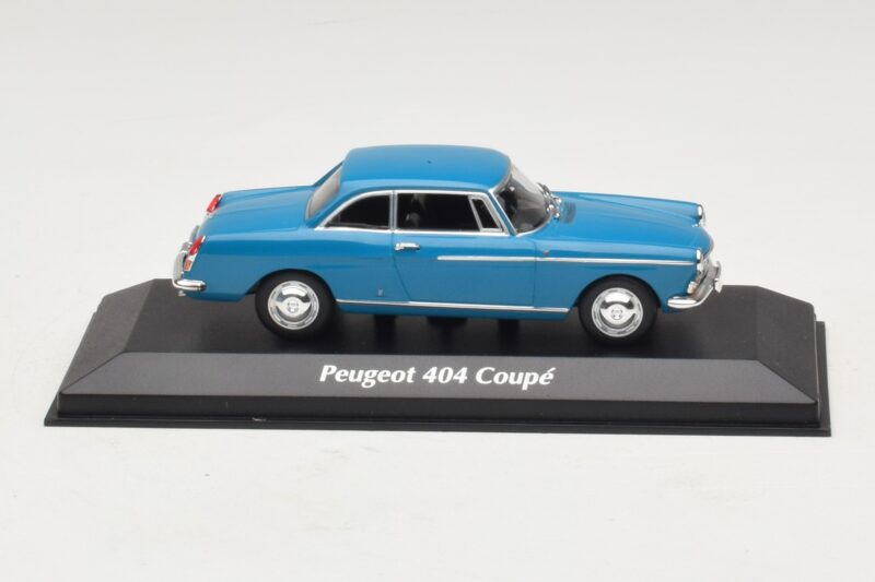 Peugeot 404 Coupé Blau Maxichamps 1:43 Peugeot 404 Coupé Blau Maxichamps 1:43 940112921 Metall