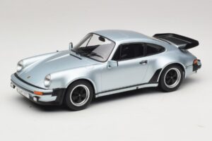 Porsche 911 930 Turbo 3.3 Silber KK-Scale 1:18 KKDC181444 Metall