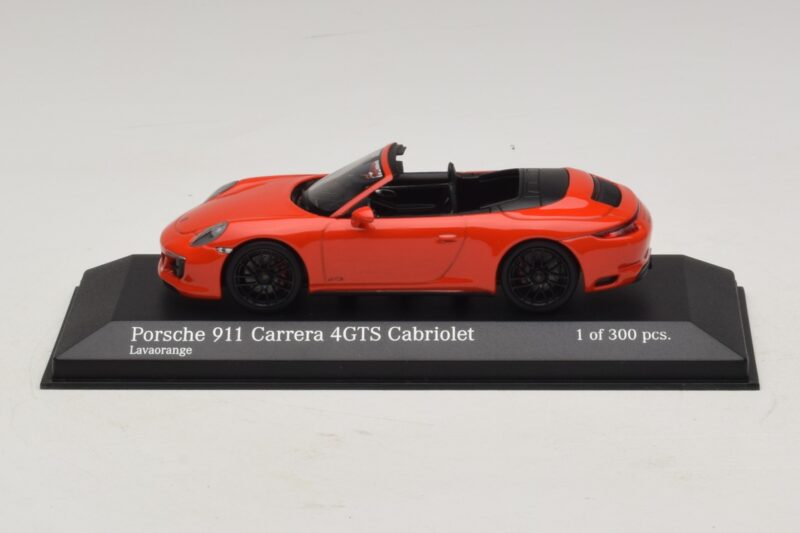 Porsche 911 991.1 Carrera 4 GTS Cabriolet Orange Minichamps 1:43 410067331 Metall