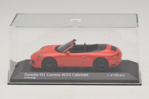 Porsche 911 991.1 Carrera 4 GTS Cabriolet Orange Minichamps 1:43 410067331 Metall – Bild 4 von 5