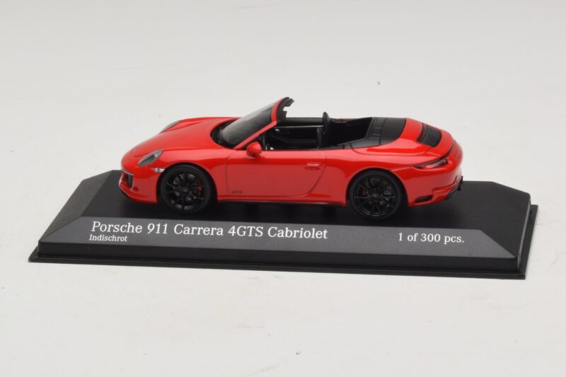 Porsche 911 991.1 Carrera 4 GTS Cabriolet Rot Minichamps 1:43 410067330 Metall