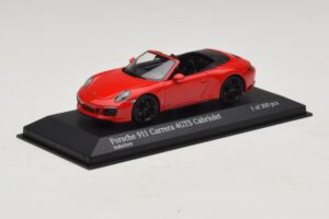 Porsche 911 991.1 Carrera 4 GTS Cabriolet Rot Minichamps 1:43 410067330 Metall – Bild 2 von 5