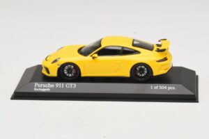 Porsche 911 991.1 GT3 Gelb Minichamps 1:43 Porsche 911 991.1 GT3 Gelb Minichamps 1:43 410066020 Metall