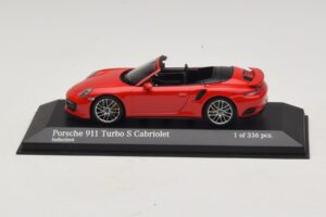 Porsche 911 991.1 Turbo S Cabriolet Rot Minichamps 1:43 410067180 Metall
