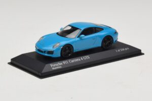 Porsche 911 991.2 Carrera 4 GTS Miami Blue Minichamps 1:43 410067322 Metall – Bild 2 von 5
