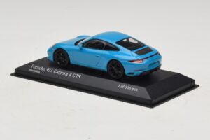 Porsche 911 991.2 Carrera 4 GTS Miami Blue Minichamps 1:43 410067322 Metall – Bild 3 von 5