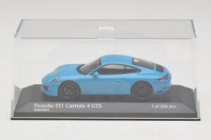 Porsche 911 991.2 Carrera 4 GTS Miami Blue Minichamps 1:43 410067322 Metall – Bild 4 von 5