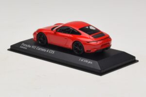 Porsche 911 991.2 Carrera 4 GTS Rot Minichamps 1:43 410067320 Metall – Bild 3 von 5