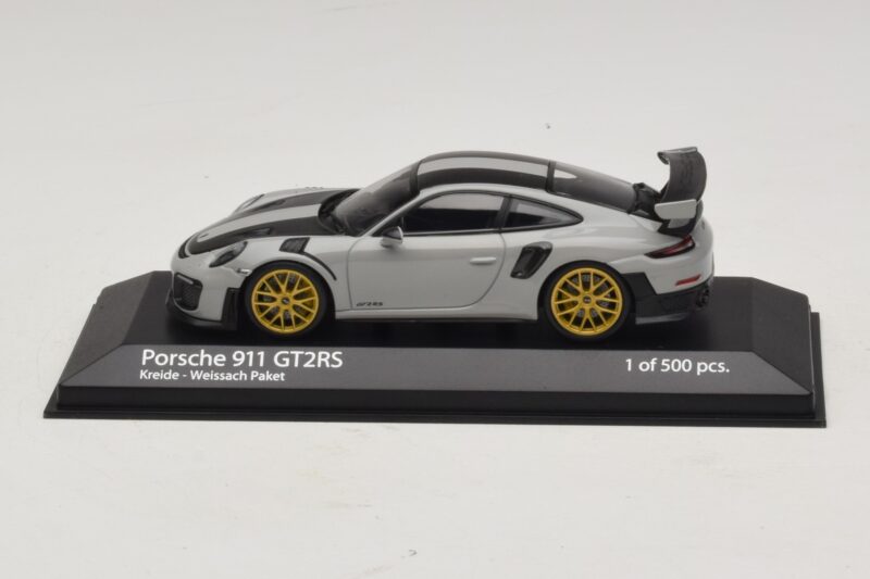 Porsche 911 991.2 GT2 RS Weissach Package Chalk Minichamps 1:43 410067220 Metall