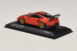 Porsche 911 991.2 GT2 RS Weissach Package Orange Minichamps 1:43 410067224 Metall – Bild 3 von 5