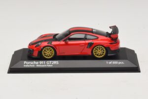 Porsche 911 991.2 GT2 RS Weissach Package Rot Minichamps 1:43 410067221 Metall