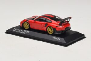 Porsche 911 991.2 GT2 RS Weissach Package Rot Minichamps 1:43 410067221 Metall – Bild 3 von 5