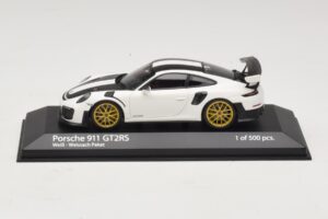 Porsche 911 991.2 GT2 RS Weissach Package Weiss Minichamps 1:43 410067222 Metall
