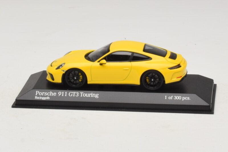 Porsche 911 991.2 GT3 Touring Gelb Minichamps 1:43 Porsche 911 991.2 GT3 Touring Gelb Minichamps 1:43 410067421 Metall