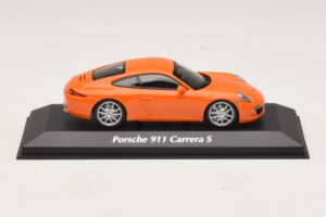 Porsche 911 991 Carrera S Orange Maxichamps 1:43 940060221 Metall