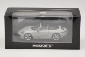 Porsche 911 992 Carrera 4S Cabriolet Grau Minichamps 1:43 410069331 Metall – Bild 5 von 5