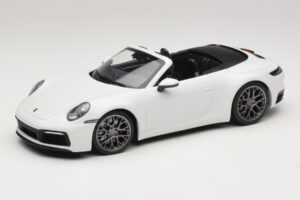 Porsche 911 992 Carrera 4S Cabriolet Weiss Minichamps 1:18 155067330 Metall