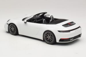 Porsche 911 992 Carrera 4S Cabriolet Weiss Minichamps 1:18 155067330 Metall – Bild 5 von 6