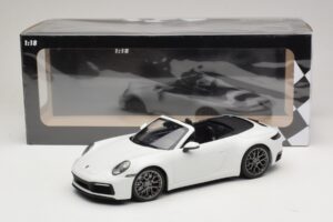 Porsche 911 992 Carrera 4S Cabriolet Weiss Minichamps 1:18 155067330 Metall – Bild 6 von 6