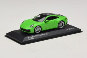 Porsche 911 992 Carrera 4S Grün Minichamps 1:43 410069322 Metall – Bild 2 von 5