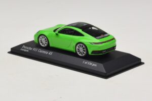 Porsche 911 992 Carrera 4S Grün Minichamps 1:43 410069322 Metall – Bild 3 von 5
