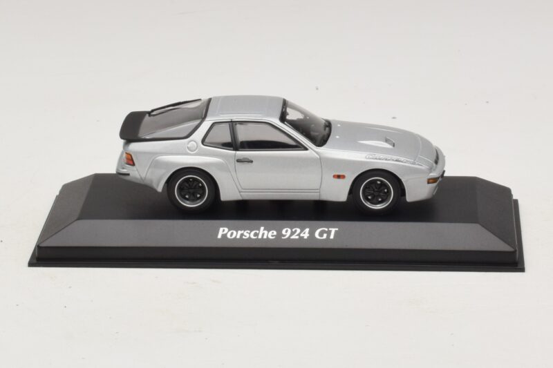 Porsche 924 GT Silber Maxichamps 1:43 Porsche 924 GT Silber Maxichamps 1:43 940066122 Metall