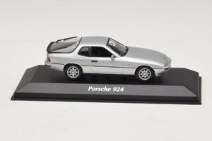 Porsche 924 Silber Maxichamps 1:43 940062120 Metall