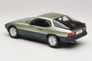 Porsche 924 Turbo Hellgrün & Dunkelgrün MCG 1:18 MCG18660 Metall – Bild 5 von 6