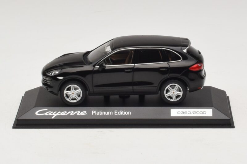 Porsche Cayenne 9PA Platin Edition Schwarz Minichamps 1:43 WAP0200160E Metall