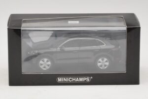 Porsche Cayenne Schwarz Metallic Minichamps 1:43 410066301 Metall – Bild 5 von 5